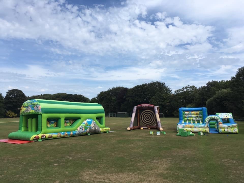 deanos bouncy castle hire
